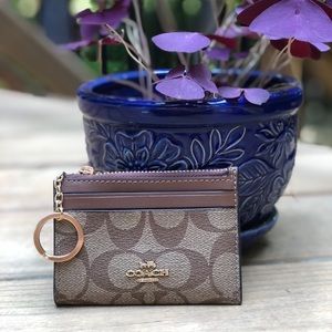 Mini Skinny Id Case In Signature Canvas- Khaki